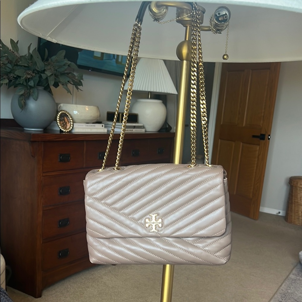 Tory Burch Cream Quilted Shoulder Bag with Gold Hardware